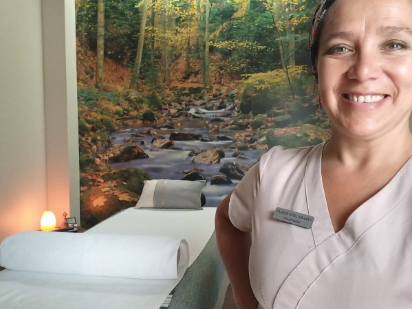 Acompañamiento para embarazadas con masajes drenantes y relajantes